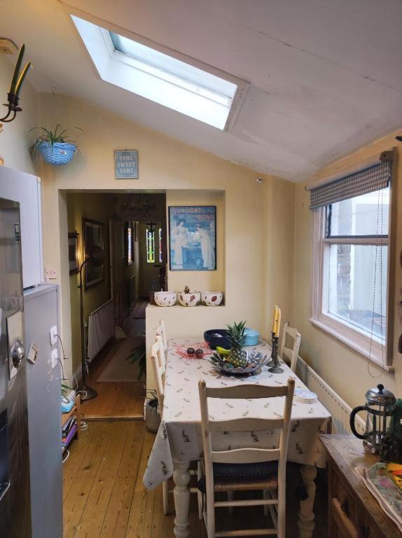 Cosy London Double Room Near Wimbledon Εξωτερικό φωτογραφία