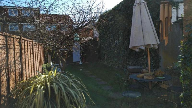 Cosy London Double Room Near Wimbledon Εξωτερικό φωτογραφία