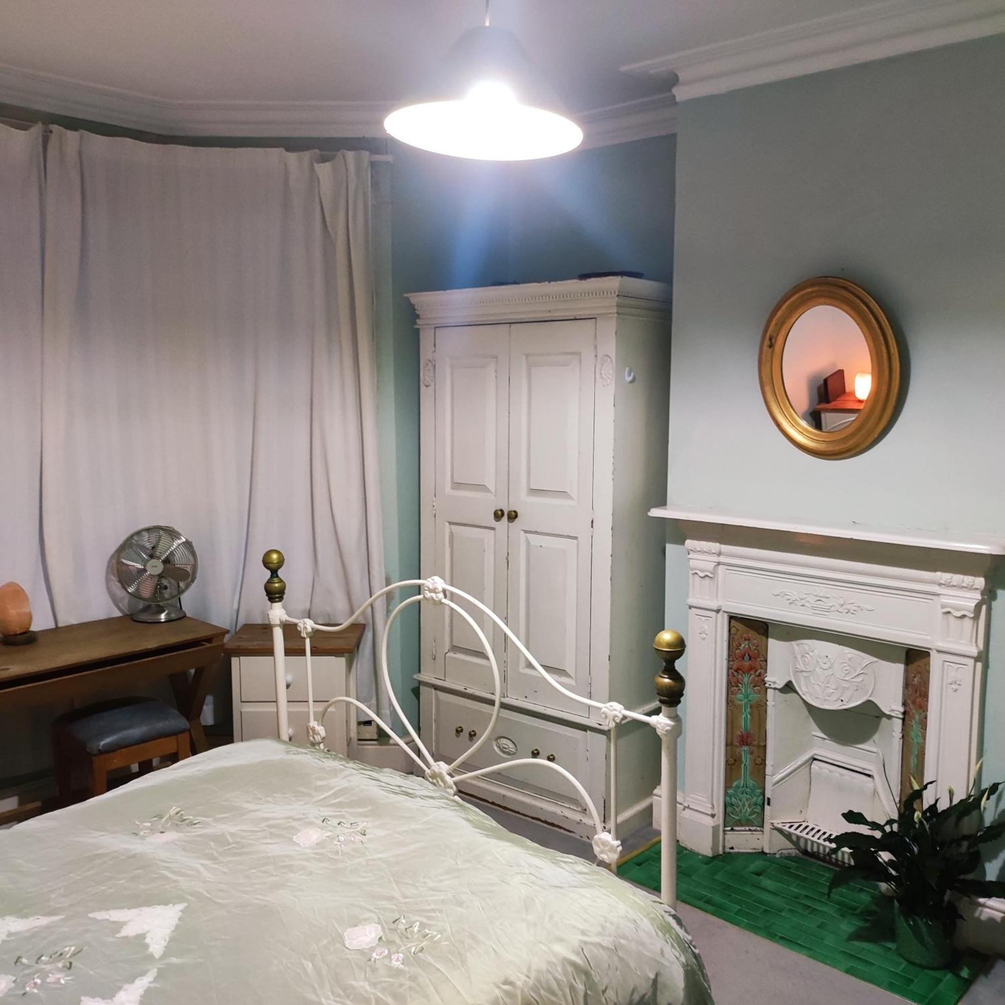 Cosy London Double Room Near Wimbledon Εξωτερικό φωτογραφία